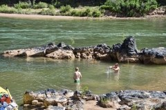 086 Keg and Gavin bathing