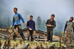 Phobjikha horseshoes with rocks