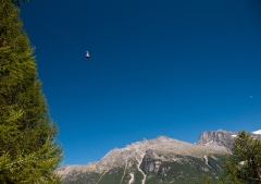 gondola-above-st-niklaus