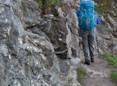 sentier-des-chamois-safety-chains