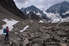 yang-on-boulder-field